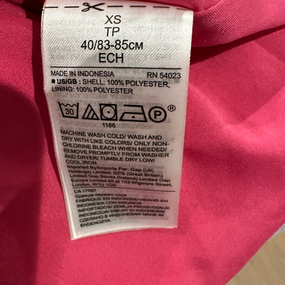 Banana Republic sleeveless perfect V-neck Camisole - Picture 3 of 5